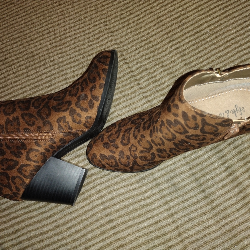 Used Style & Co Stylish Boots - Size 9M